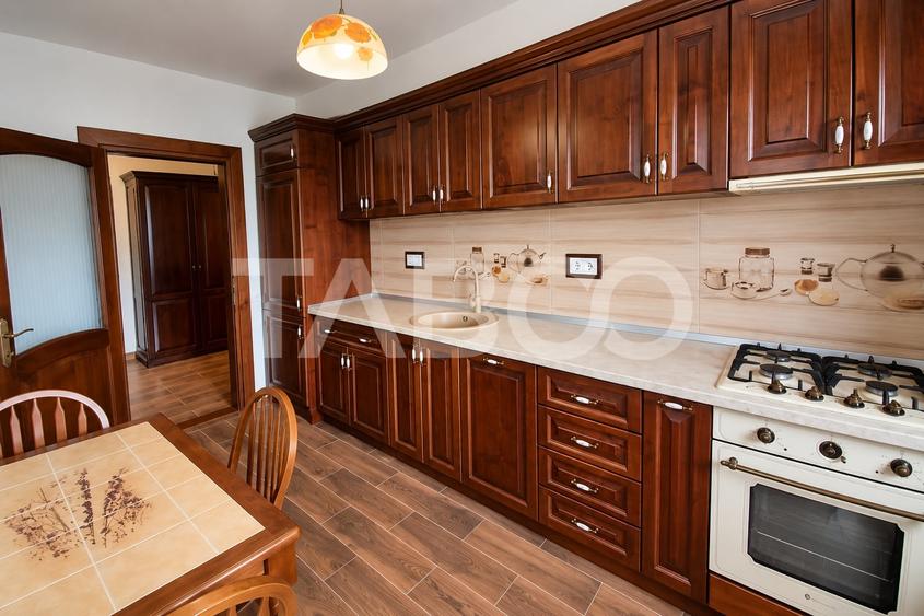Apartament cu 2 camere decomandat, mobilat în Piața Cluj