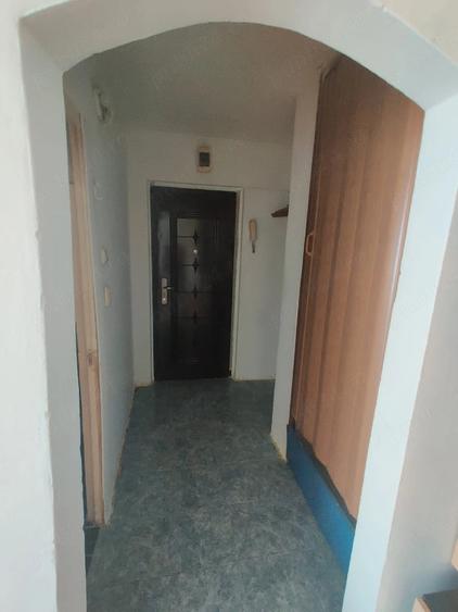 Garsonieră decomandată în Lunei