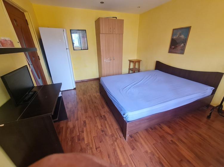Garsonieră decomandată în Valea Moșneagului