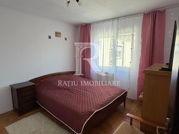 Apartament cu 3 camere decomandat, mobilat în Rogerius