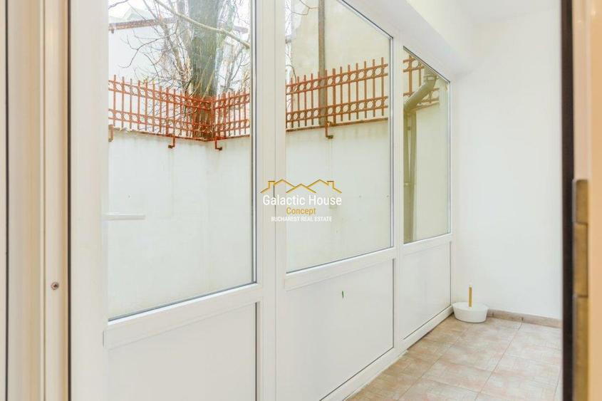 Casă cu 12 camere cu Teren 350 Mp în Central