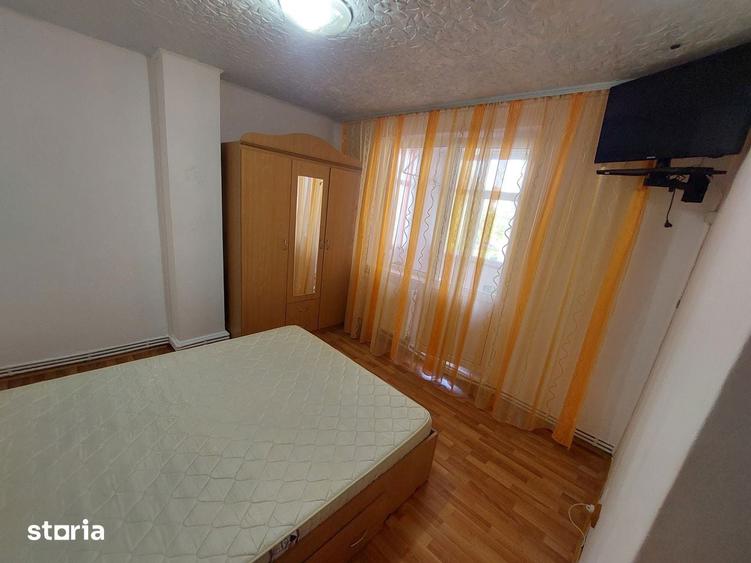 Inchiriez Apartament 3 camere Mobilat utilat 300 euro zona Zero - 3