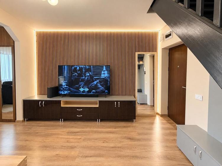 Apartament cu 3 camere decomandat, mobilat în Noua