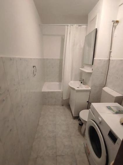 Garsonieră decomandată în Central