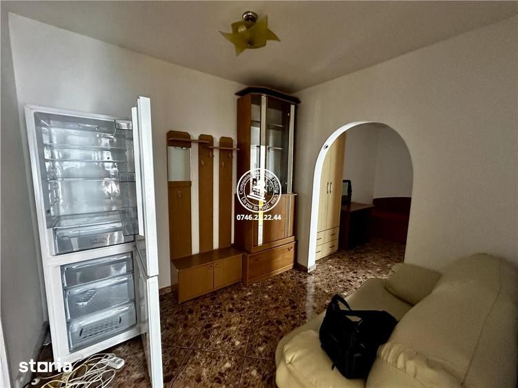 Apartament cu 3 camere decomandat în Mircea cel Bătrân