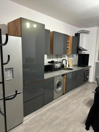 Apartament cu 3 camere decomandat în Dumbrăvița