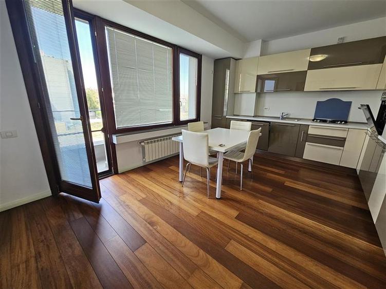 Apartament cu 3 camere semidecomandat, mobilat în Kiseleff
