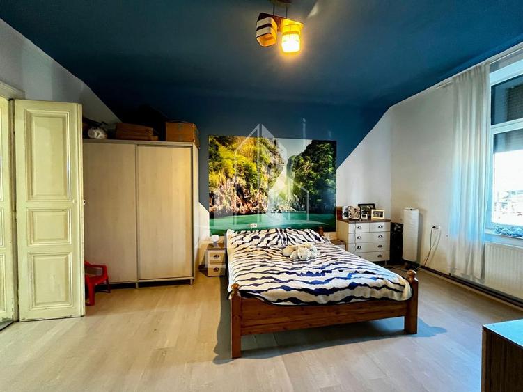 Apartament cu 3 camere decomandat, mobilat în Badea Cârțan