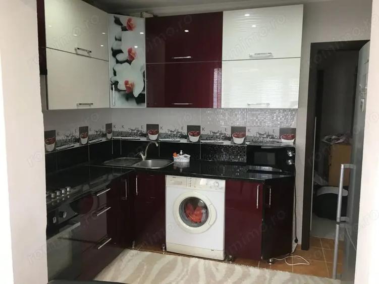 Garsonieră decomandată în Costin Georgian