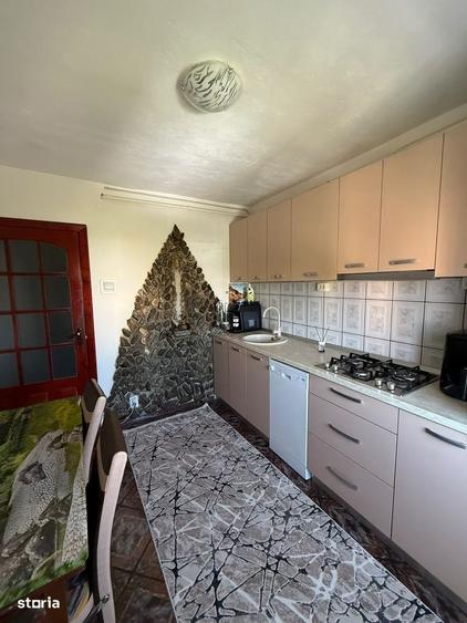 Apartament cu 4 camere decomandat în Central