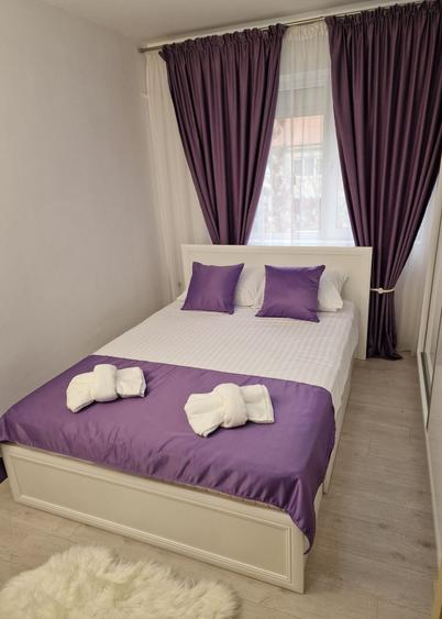 Apartament cu 3 camere decomandat în Rovine