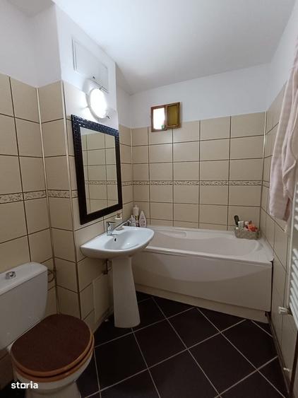 Apartament cu 4 camere decomandat în Micălaca