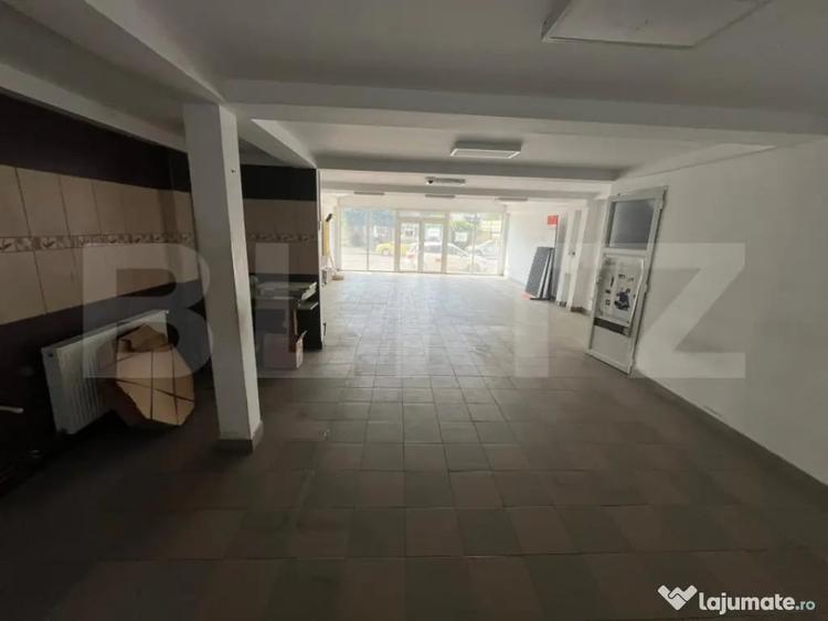 Spațiu comercial, de 160 mp, în Micro 11