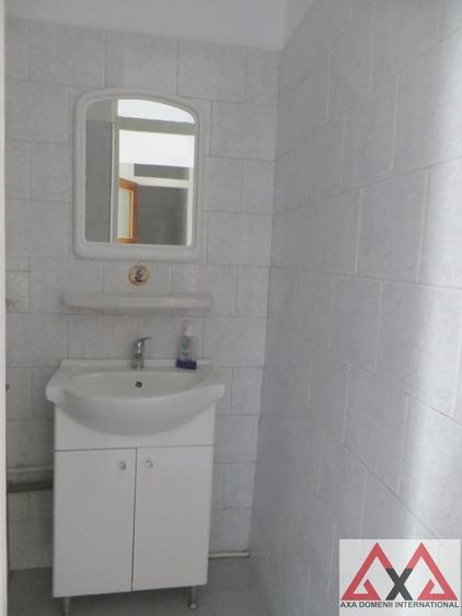Apartament cu 3 camere decomandat în Dristor