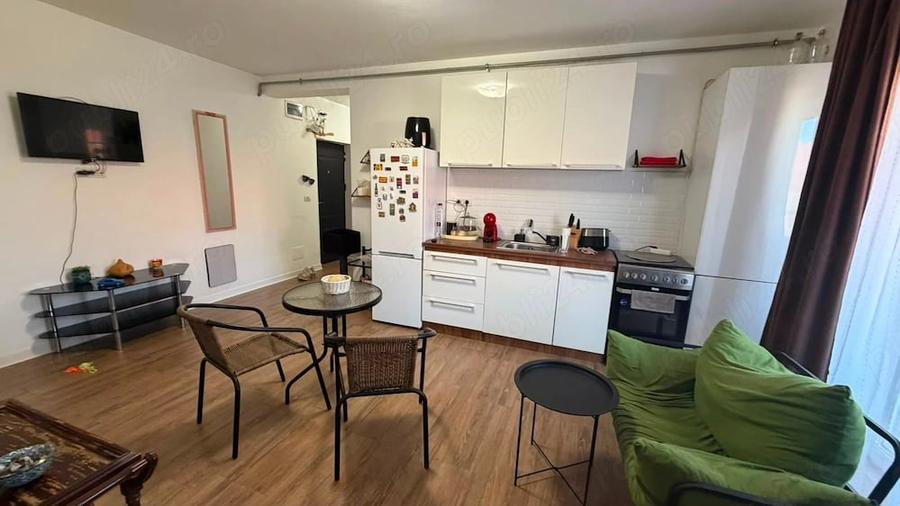 Apartament cu 3 camere decomandat în Giarmata