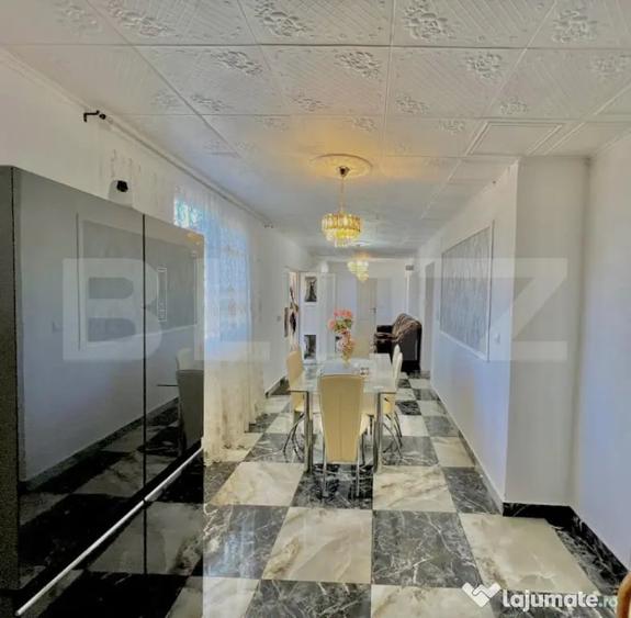 Casă cu 3 camere cu Teren 2893 Mp în Central