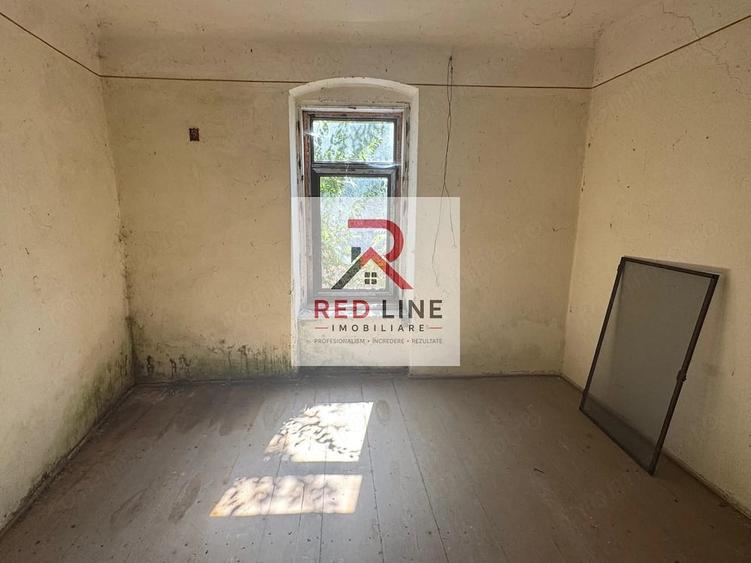 Casă cu 4 camere în Central