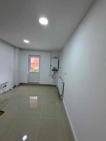 Apartament 2 camere, balcon, terasa, zona Cetate-Mercur - 4