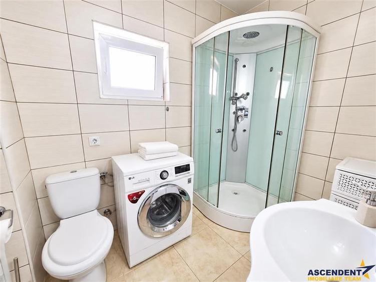 Apartament cu 2 camere decomandat, mobilat în Tractorul