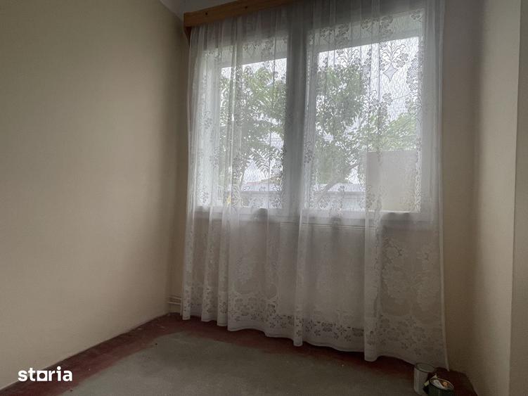 Casă cu 4 camere cu Teren 197 Mp în Central