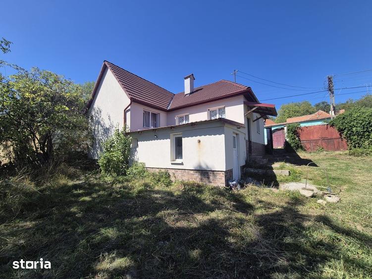 Casă cu 3 camere cu Teren 386 Mp în Central