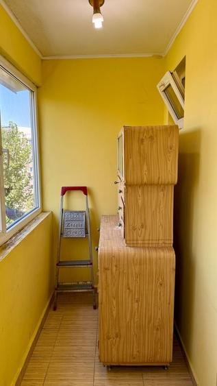 Apartament cu 3 camere semidecomandat în Gorjului