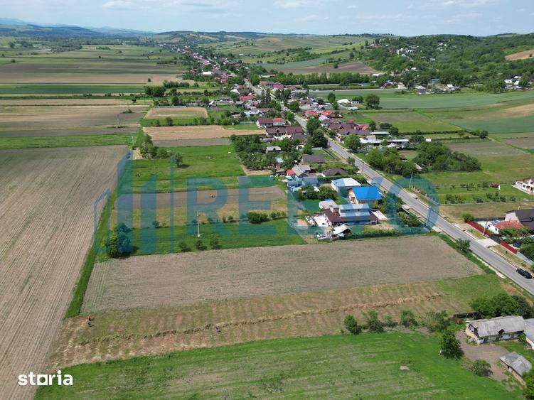 Teren de 3043 mp, în Scorțeni