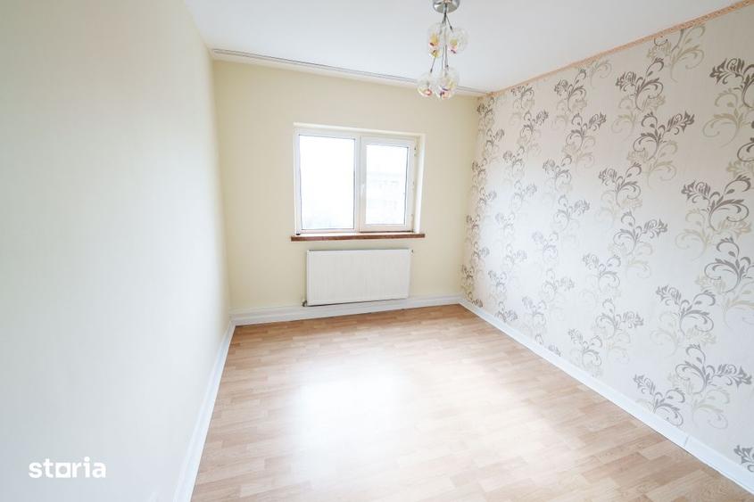 Apartament cu 4 camere decomandat, mobilat în Craiovița Nouă