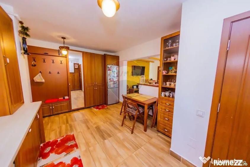 Apartament cu 4 camere decomandat în Central