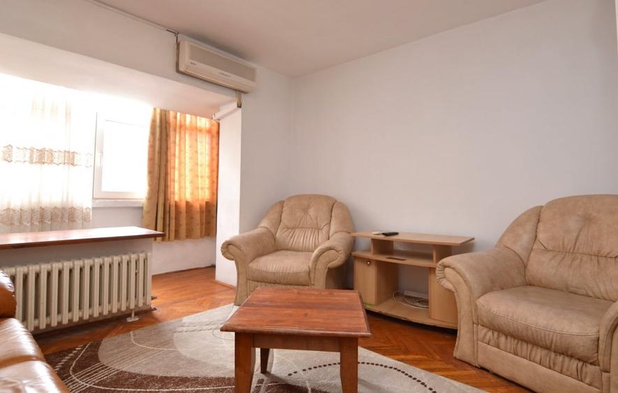 Apartament cu 4 camere decomandat, mobilat în Unirii