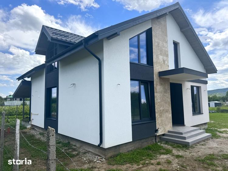 Casă cu 3 camere cu Teren 450 Mp în Holboca