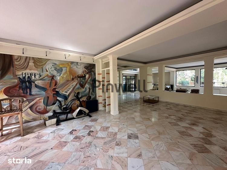 Casă cu 10 camere cu Teren 2500 Mp în Central
