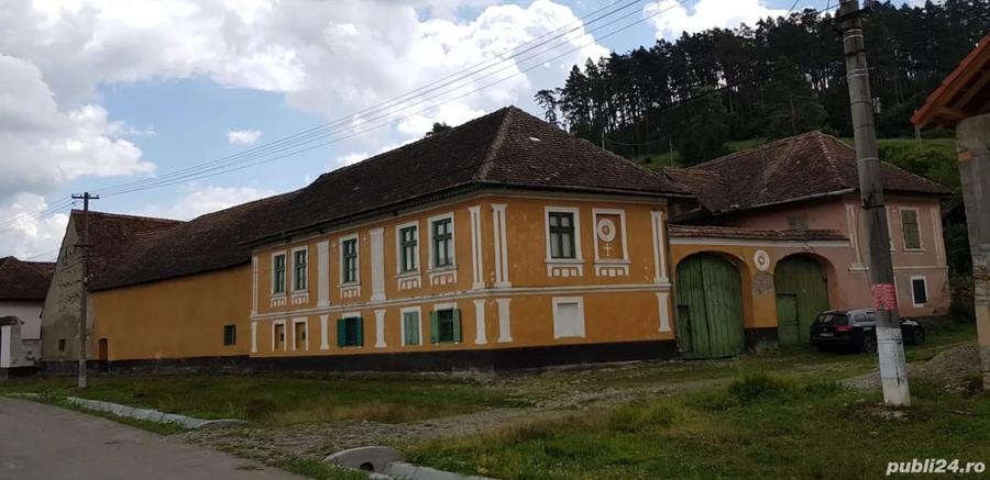 Casă cu 6 camere cu Teren 1129 Mp în Central
