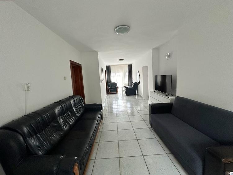 Casă cu 3 camere în Central