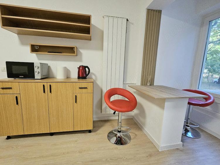 Apartament cu 2 camere decomandat, mobilat în Apărătorii Patriei