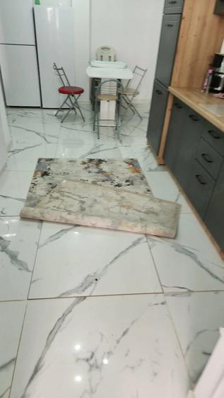 Apartament cu 4 camere semidecomandat în Central