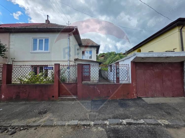 Casă cu 3 camere cu Teren 250 Mp în Sud