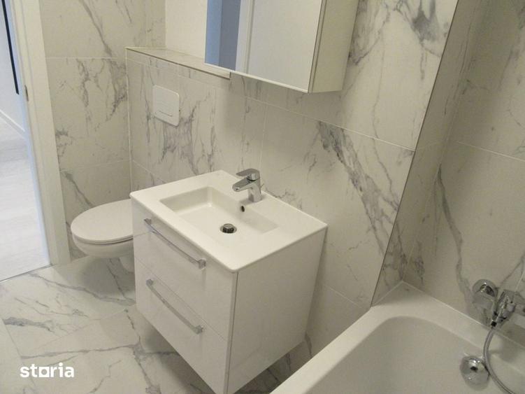 Apartament cu 3 camere semidecomandat în Fundeni