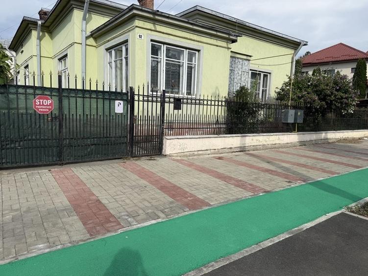 Casă cu 4 camere în Exterior Vest