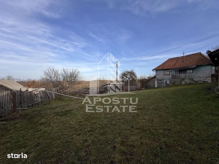 Casă cu 4 camere cu Teren 2231 Mp în Cerbăl