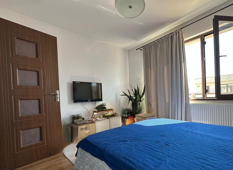 Apartament cu 3 camere în Metalurgiei