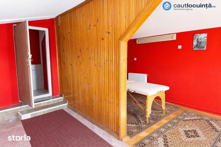 Casă cu 10 camere cu Teren 425 Mp în Dobroești