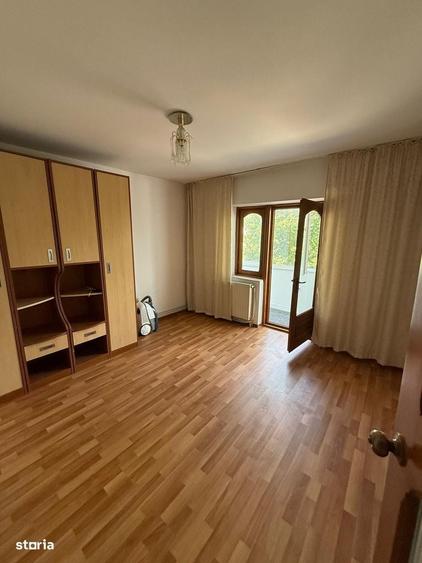 Apartament cu 4 camere decomandat în Obcini