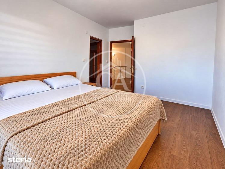 Apartament cu 5 camere decomandat în Sânmartin