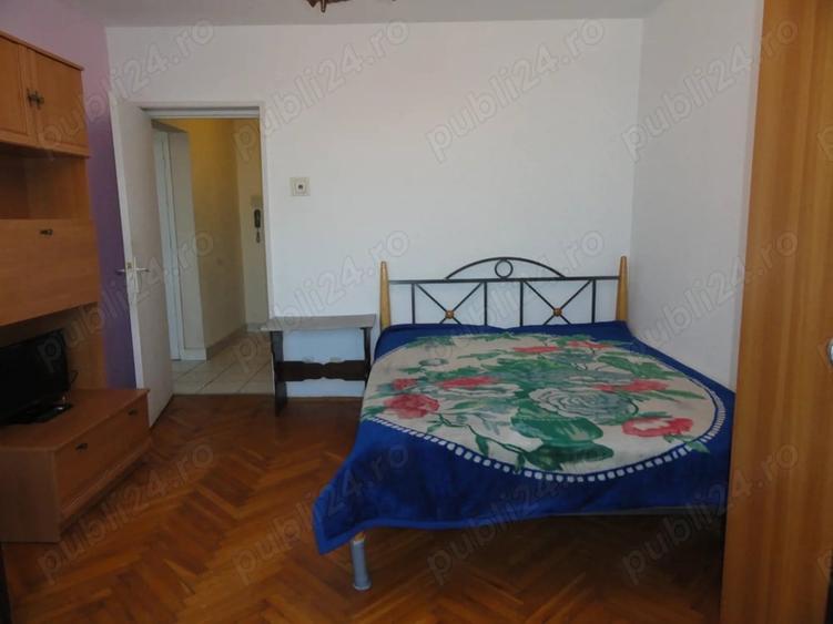 Apartament cu 2 camere decomandat în Romanilor