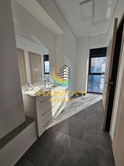 Spațiu comercial, de 151 mp, în Mihai Bravu