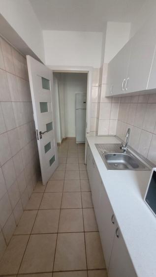 Garsonieră decomandată, mobilată în Dristor