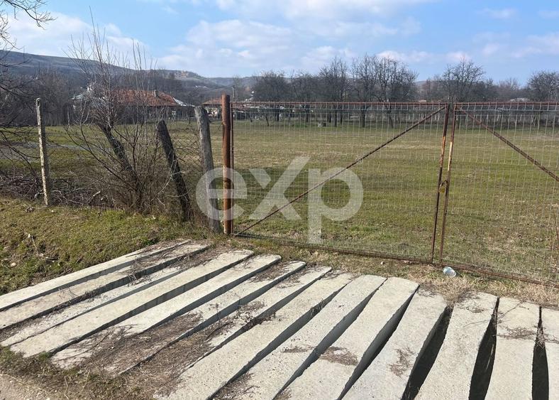 Teren Construcții intravilan de 3392 mp, în Călinești