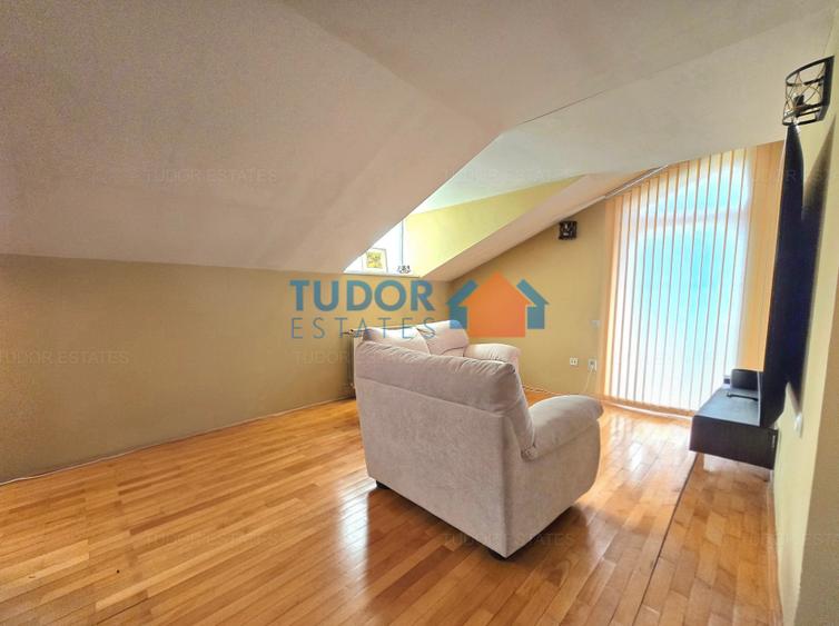 Casă individuală cu 7 camere cu Canalizare în Pipera