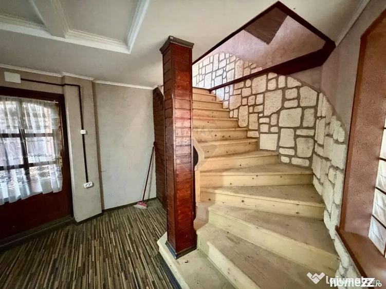 Casă cu 4 camere cu Teren 500 Mp în Central